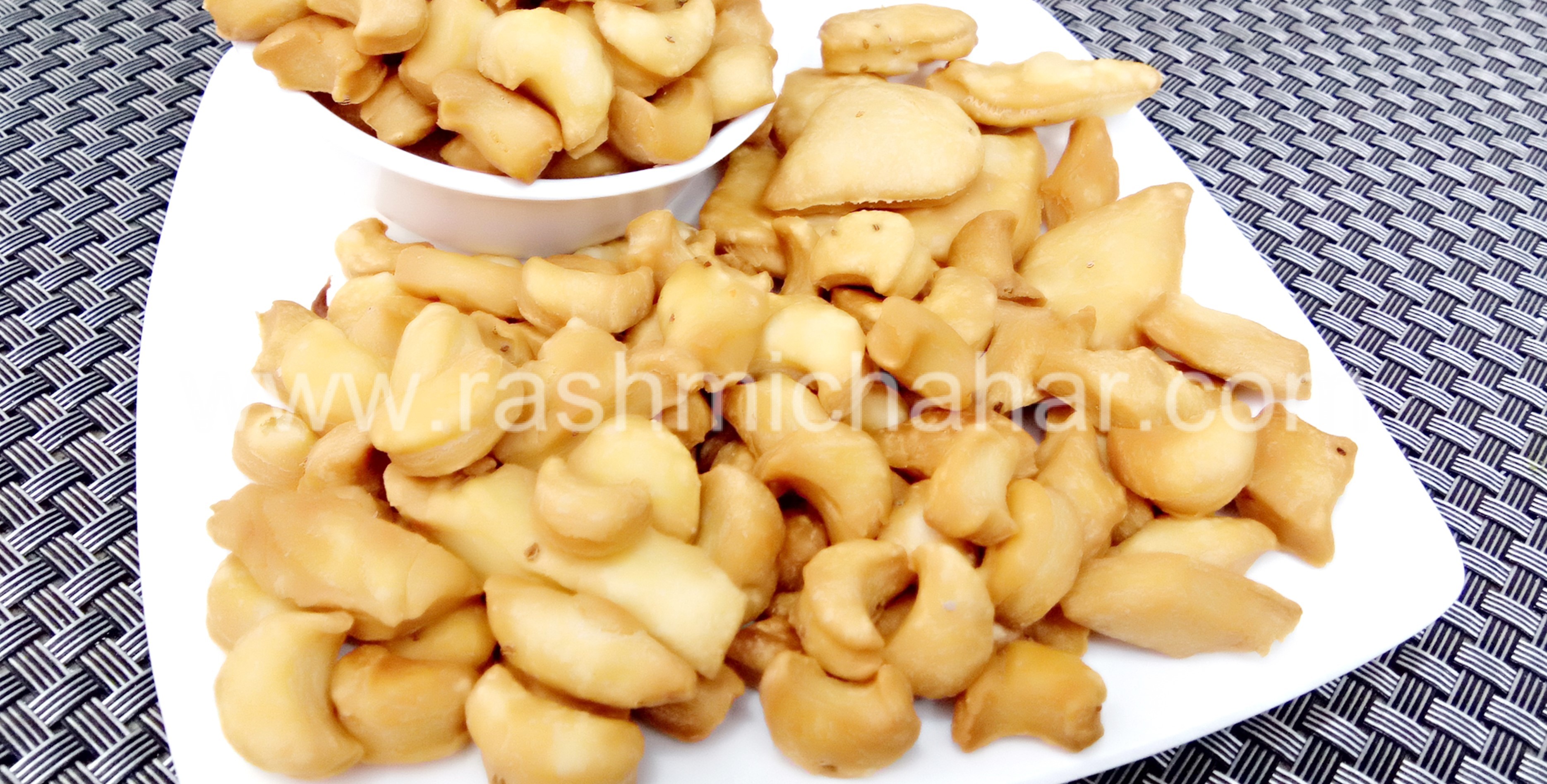 Namak Pare Recipe