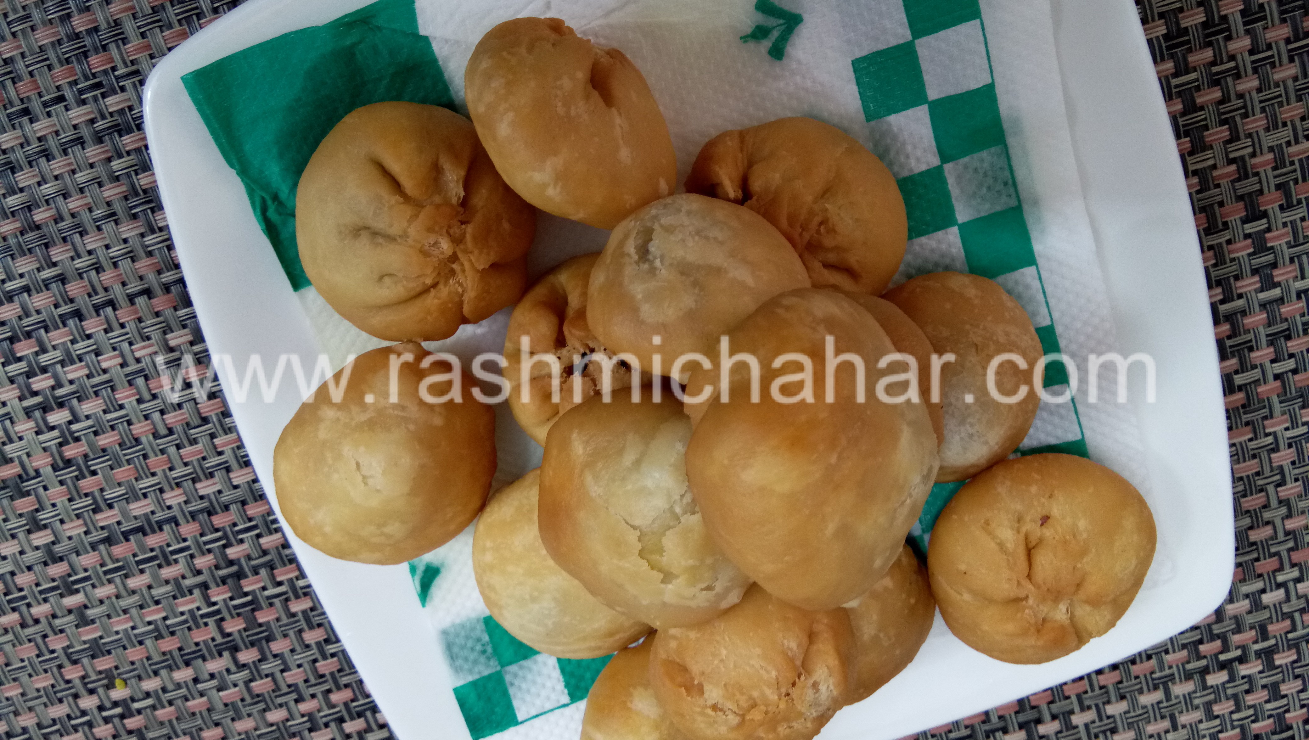 Urad Dal Mini Kachori